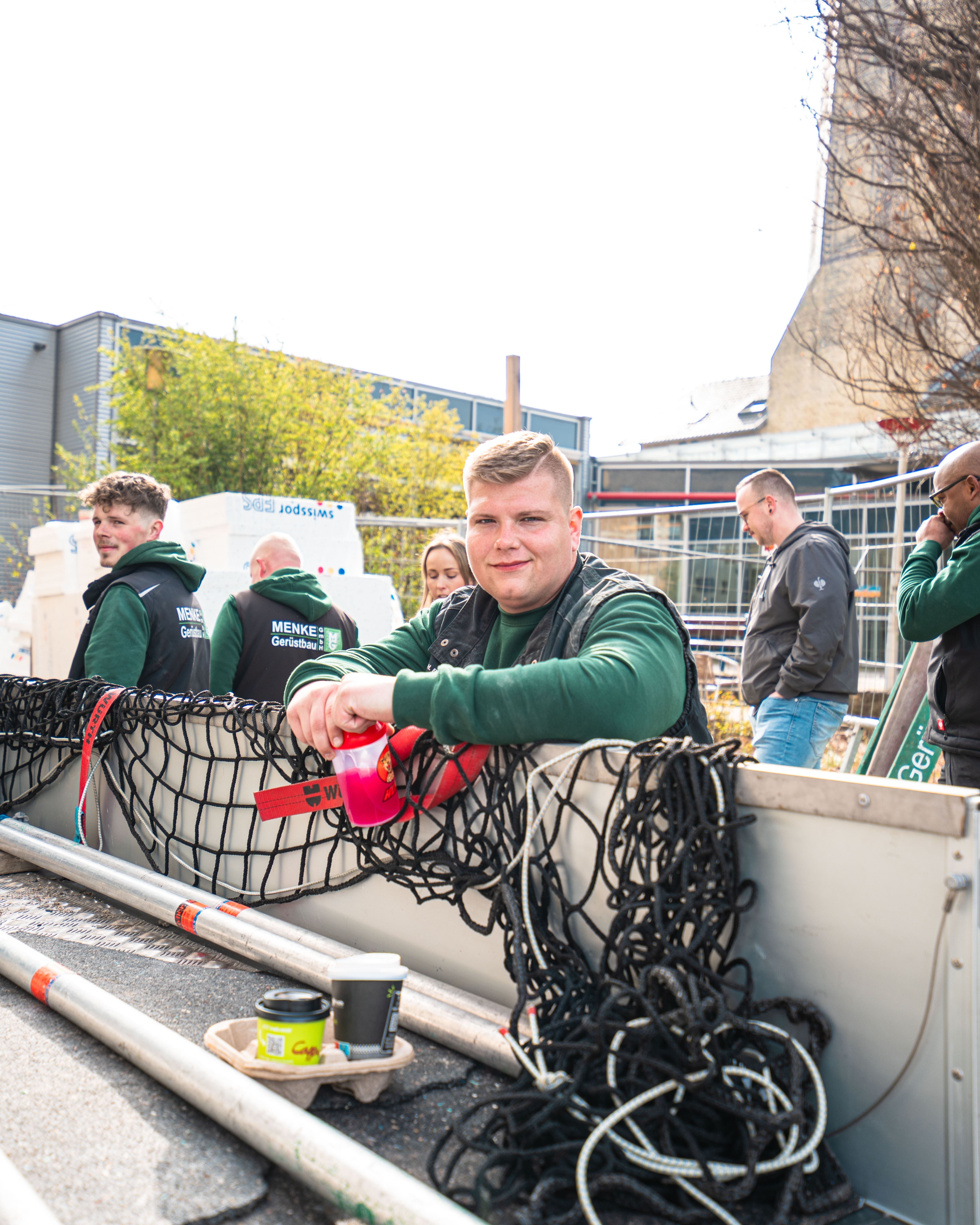 Menke-Team in Arbeitskleidung auf der Baustelle in Göttingen